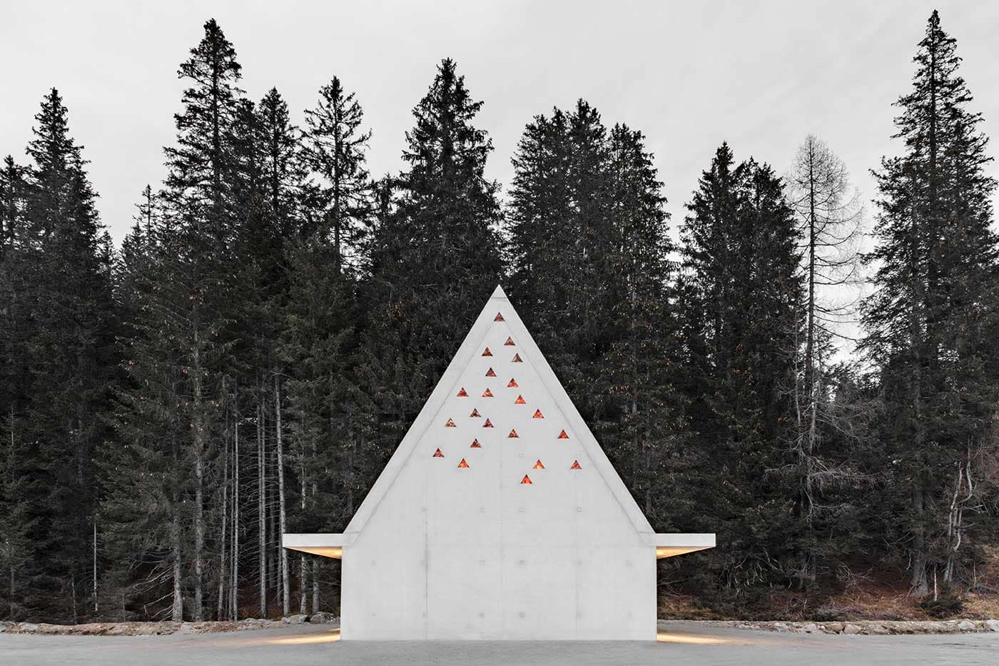 Servicegebäude-Kreuzbergpass-1