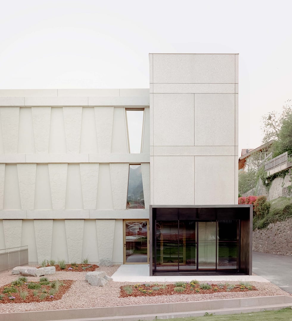 1004-Simone Bossi © 2022