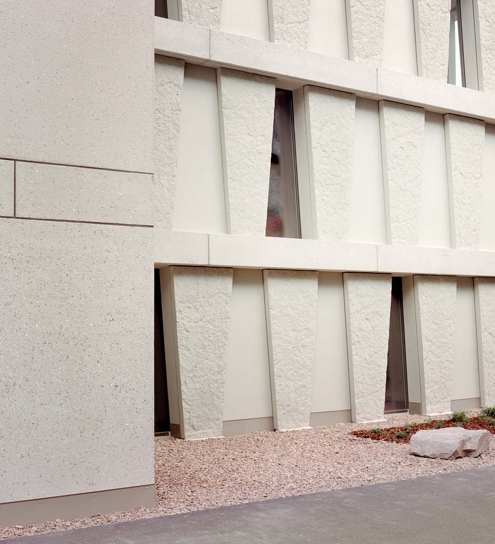 1005-Simone Bossi © 2022